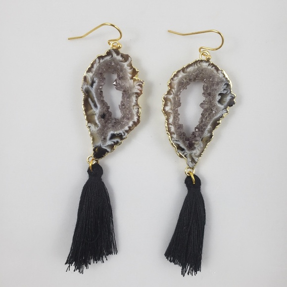 Geode slice tassel earrings (black) - Picture 2 of 7